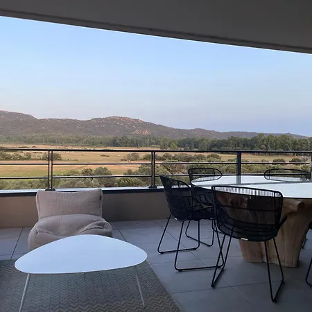 Vecchio Vue Et Montagne *